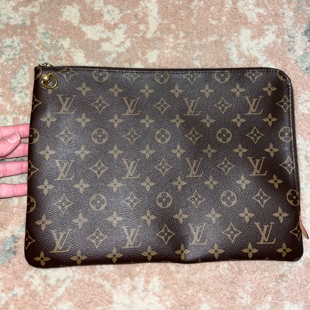 Louis Vuitton Etui Voyage MM - crossbody, laptop case
